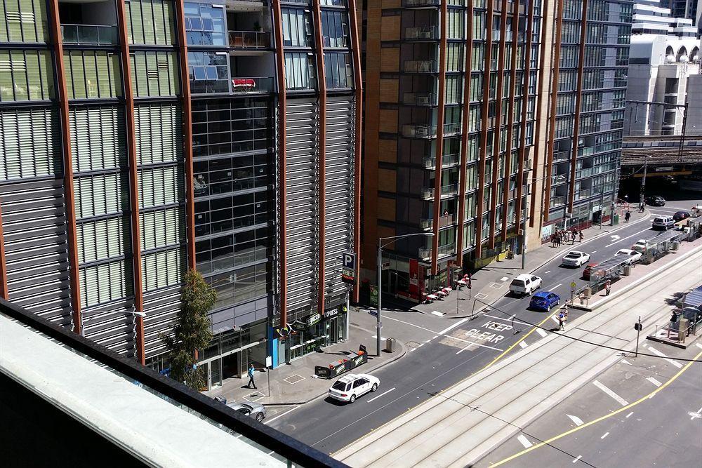 Aura On Flinders Serviced Apartments Melbourne Exterior photo