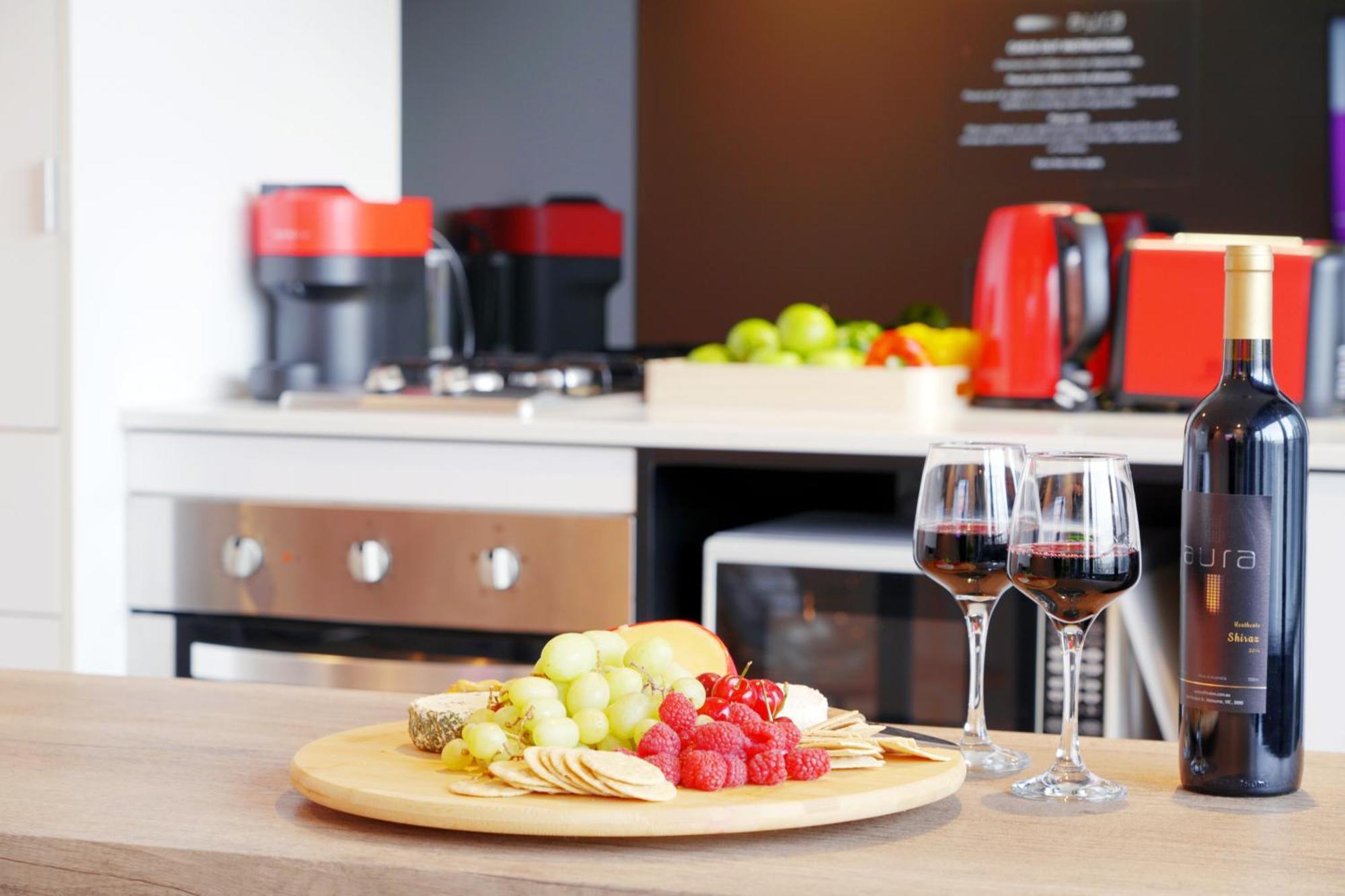 Aura On Flinders Serviced Apartments Melbourne Exterior photo