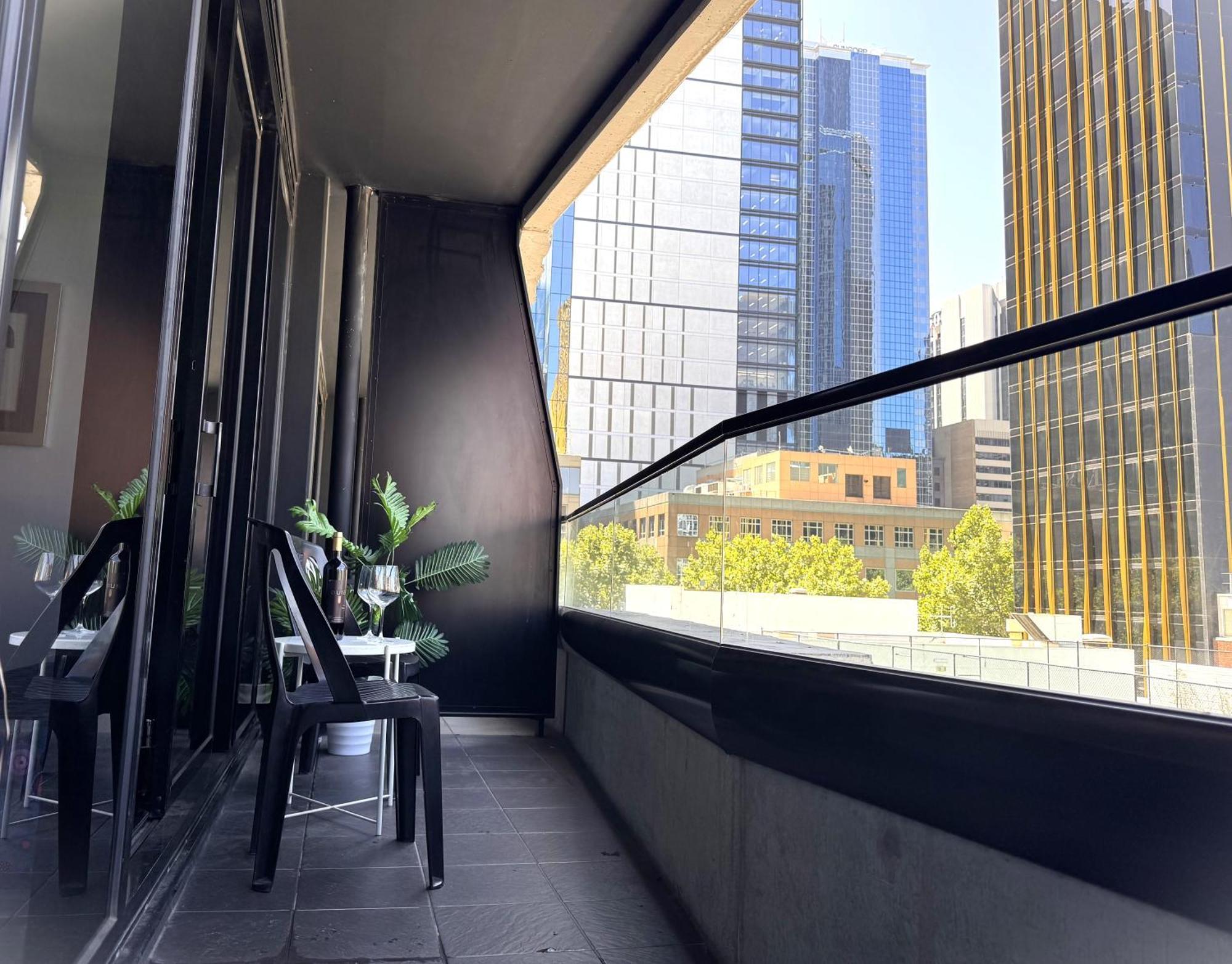 Aura On Flinders Serviced Apartments Melbourne Exterior photo