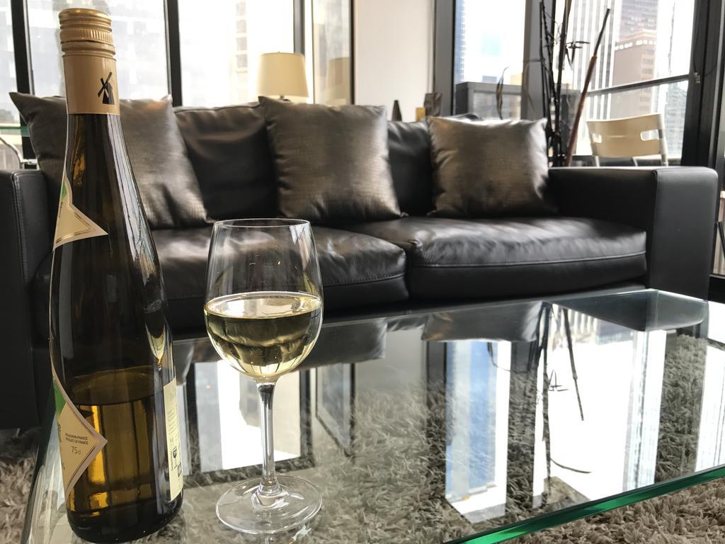 Aura On Flinders Serviced Apartments Melbourne Exterior photo